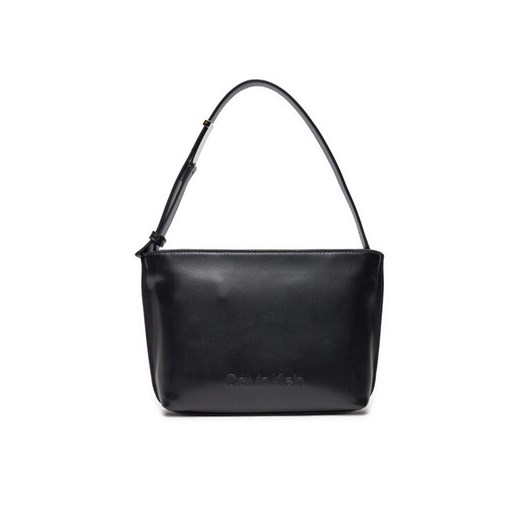 Calvin Klein Torebka Embossed Logo K60K612551 Czarny ze sklepu MODIVO w kategorii Torebki damskie - zdjęcie 182705551