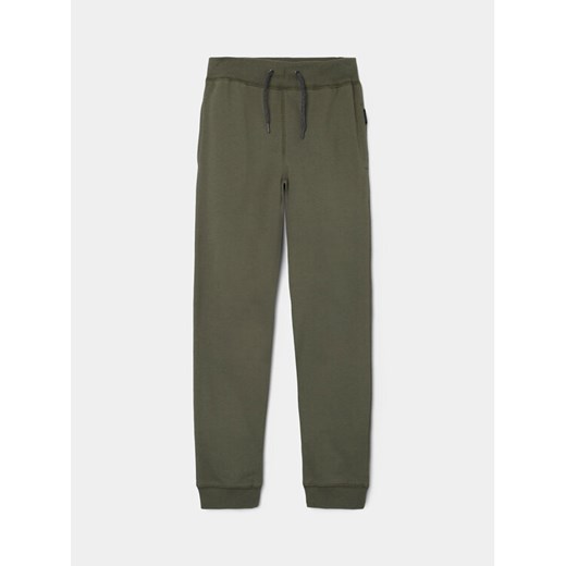NAME IT Spodnie dresowe 13153684 Zielony Regular Fit ze sklepu MODIVO w kategorii Spodnie chłopięce - zdjęcie 182706344