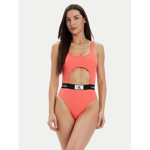 Calvin Klein Swimwear Strój kąpielowy KW0KW02357 Koralowy ze sklepu MODIVO w kategorii Stroje kąpielowe - zdjęcie 182706561