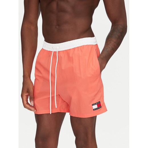 Tommy Hilfiger Szorty kąpielowe UM0UM03455 Różowy Slim Fit ze sklepu MODIVO w kategorii Kąpielówki - zdjęcie 182706790