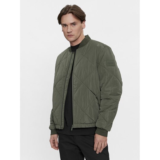 Calvin Klein Kurtka bomber Signature K10K111880 Zielony Regular Fit ze sklepu MODIVO w kategorii Kurtki męskie - zdjęcie 182706921