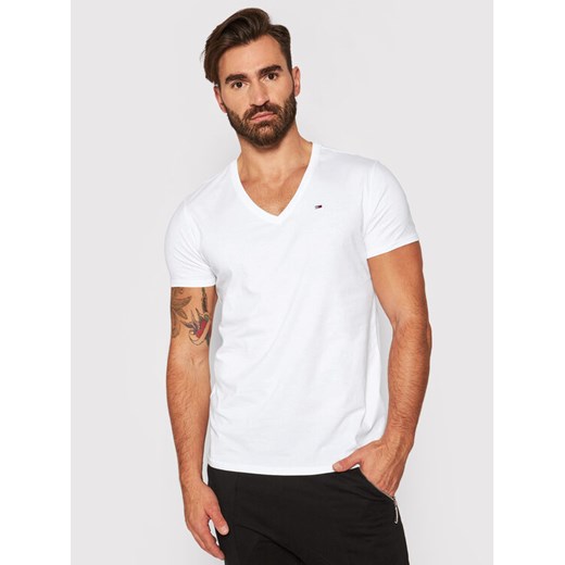 Tommy Jeans T-Shirt DM0DM04410 Biały Regular Fit ze sklepu MODIVO w kategorii T-shirty męskie - zdjęcie 182707010