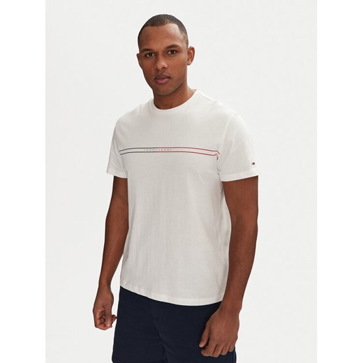 Tommy Jeans T-Shirt Entry Graphic DM0DM20779 Biały Slim Fit ze sklepu MODIVO w kategorii T-shirty męskie - zdjęcie 182707454