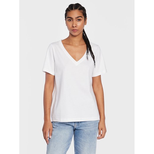 Calvin Klein T-Shirt Smooth K20K205338 Biały Regular Fit ze sklepu MODIVO w kategorii Bluzki damskie - zdjęcie 182707591