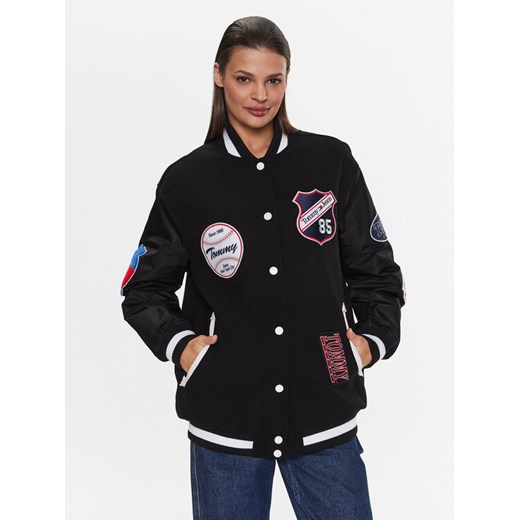 Tommy Jeans Kurtka bomber Letterman DW0DW14940 Czarny Oversize ze sklepu MODIVO w kategorii Kurtki damskie - zdjęcie 182707800