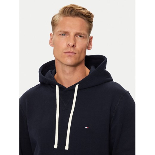 Tommy Hilfiger Bluza Essential MW0MW37230 Granatowy Regular Fit ze sklepu MODIVO w kategorii Bluzy męskie - zdjęcie 182708113