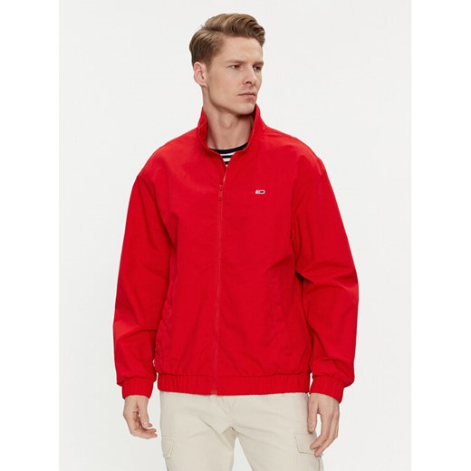 Tommy Jeans Kurtka bomber Essential DM0DM17982 Czerwony Regular Fit ze sklepu MODIVO w kategorii Kurtki męskie - zdjęcie 182708462