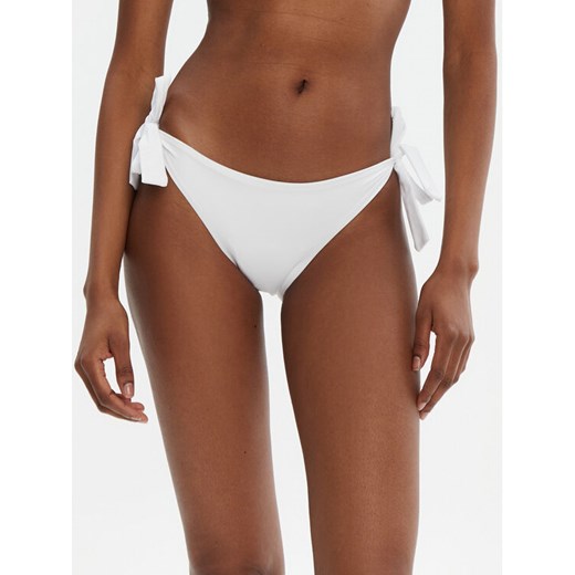 Guess Dół od bikini E5GO32 LY00K Biały ze sklepu MODIVO w kategorii Stroje kąpielowe - zdjęcie 182708574