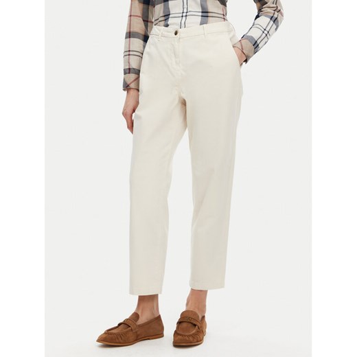 Barbour Chinosy LTR0388WH51 Écru Regular Fit ze sklepu MODIVO w kategorii Spodnie damskie - zdjęcie 182708832