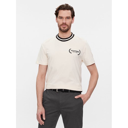 Tommy Hilfiger T-Shirt Laurel MW0MW33681 Beżowy Regular Fit ze sklepu MODIVO w kategorii T-shirty męskie - zdjęcie 182708862