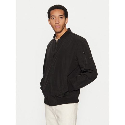 Guess Kurtka bomber M5RL02 WGU82 Czarny Regular Fit ze sklepu MODIVO w kategorii Kurtki męskie - zdjęcie 182709112