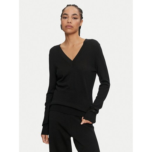 Calvin Klein Sweter K20K207451 Czarny Regular Fit ze sklepu MODIVO w kategorii Swetry damskie - zdjęcie 182709252