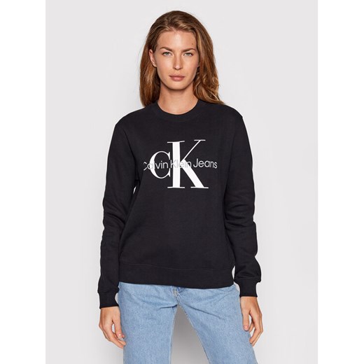 Calvin Klein Jeans Bluza J20J219140 Czarny Regular Fit ze sklepu MODIVO w kategorii Bluzy damskie - zdjęcie 182709363