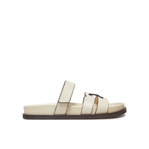 Tory Burch Klapki Ines Sport Slide 161636 Écru ze sklepu MODIVO w kategorii Klapki damskie - zdjęcie 182709613