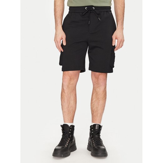 Moose Knuckles Szorty sportowe Hartsfield M14MR794 Czarny Regular Fit ze sklepu MODIVO w kategorii Spodenki męskie - zdjęcie 182710374