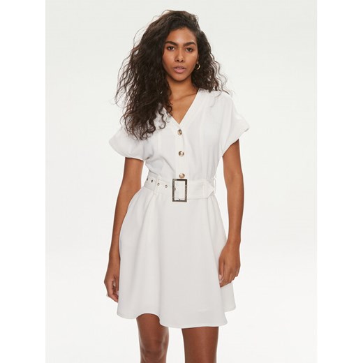 Marciano Guess Sukienka codzienna 4GGK22 7068A Biały Regular Fit ze sklepu MODIVO w kategorii Sukienki - zdjęcie 182710381