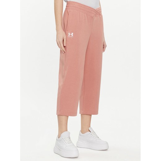 Under Armour Spodnie dresowe Ua Rival Terry Crop Wide Leg 1382737-696 Różowy Loose Fit ze sklepu MODIVO w kategorii Spodnie damskie - zdjęcie 182710672