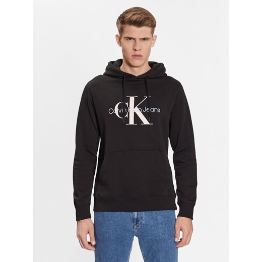 Calvin Klein Jeans Bluza J30J320805 Czarny Regular Fit ze sklepu MODIVO w kategorii Bluzy męskie - zdjęcie 182710701