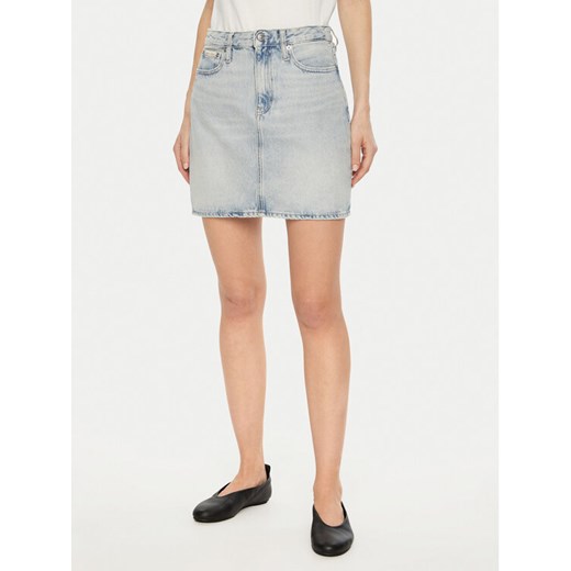 Calvin Klein Jeans Spódnica jeansowa J20J224534 Niebieski Regular Fit ze sklepu MODIVO w kategorii Spódnice - zdjęcie 182711464
