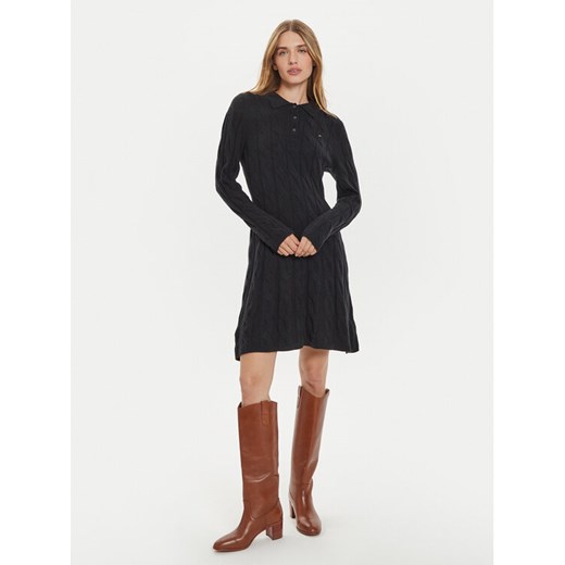 Tommy Hilfiger Sukienka dzianinowa WW0WW43085 Czarny Regular Fit ze sklepu MODIVO w kategorii Sukienki - zdjęcie 182712140