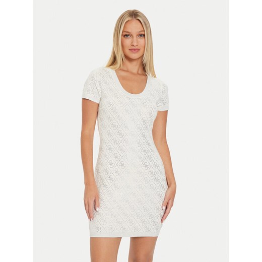 Guess Sukienka dzianinowa Paige W4YK28 Z3FN0 Écru Slim Fit ze sklepu MODIVO w kategorii Sukienki - zdjęcie 182712724