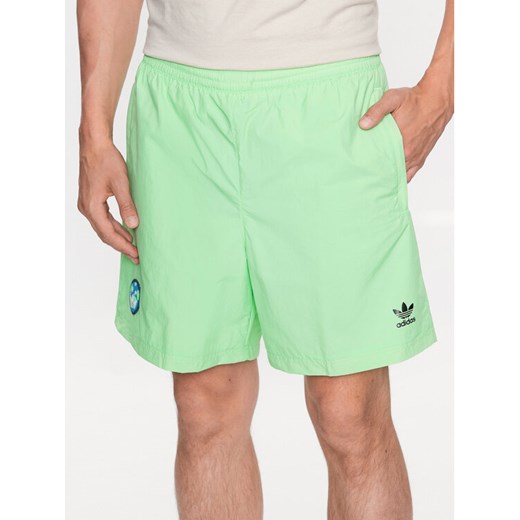 adidas Szorty sportowe Happy Earth HI2964 Zielony Regular Fit ze sklepu MODIVO w kategorii Spodenki męskie - zdjęcie 182715712
