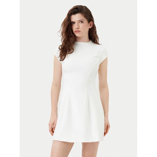 BARDOT Sukienka koktajlowa 59329DB Biały Regular Fit ze sklepu MODIVO w kategorii Sukienki - zdjęcie 182715930
