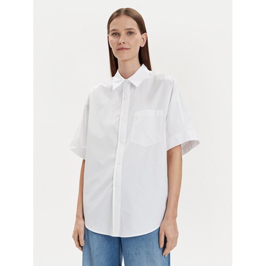 Calvin Klein Koszula K20K206596 Biały Oversize ze sklepu MODIVO w kategorii Koszule damskie - zdjęcie 182715971