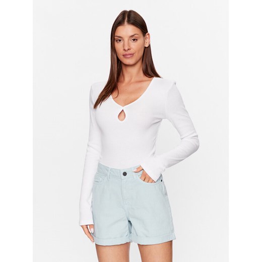 Noisy May Bluzka Maya 27026248 Biały Slim Fit ze sklepu MODIVO w kategorii Bluzki damskie - zdjęcie 182716570