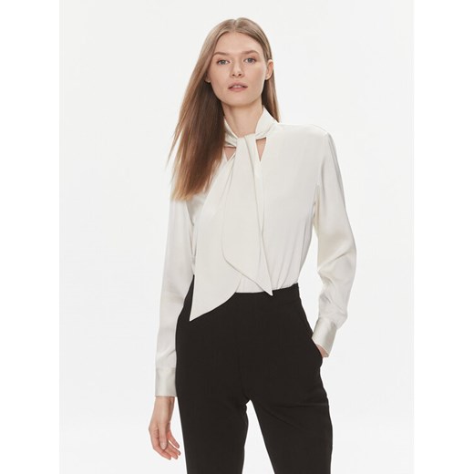 Calvin Klein Bluzka K20K206890 Écru Regular Fit ze sklepu MODIVO w kategorii Bluzki damskie - zdjęcie 182716912