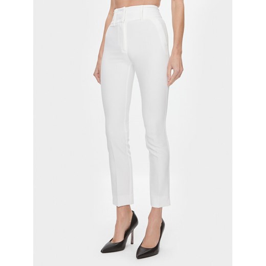 Marciano Guess Spodnie materiałowe 3BGB28 7046A Biały Regular Fit ze sklepu MODIVO w kategorii Spodnie damskie - zdjęcie 182717390