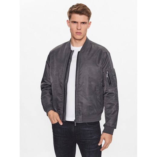 Calvin Klein Kurtka bomber Hero K10K109907 Szary Regular Fit ze sklepu MODIVO w kategorii Kurtki męskie - zdjęcie 182718964