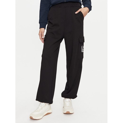 EA7 Emporio Armani Spodnie materiałowe 6DTP94 TJZCZ Czarny Regular Fit ze sklepu MODIVO w kategorii Spodnie damskie - zdjęcie 182720490