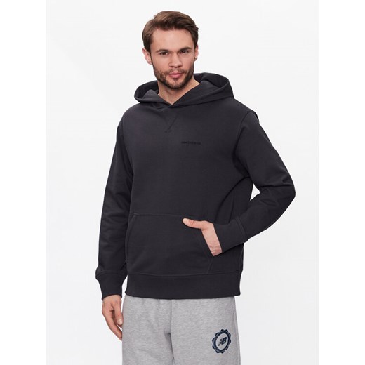 New Balance Bluza Athletics Nature State MT23565 Czarny Relaxed Fit ze sklepu MODIVO w kategorii Bluzy męskie - zdjęcie 182721660