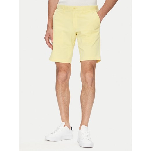 Tommy Hilfiger Szorty materiałowe Brooklyn MW0MW23563 Żółty Regular Fit ze sklepu MODIVO w kategorii Spodenki męskie - zdjęcie 182722061