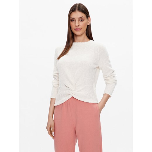 Mustang Sweter Carla 1013602 Écru Regular Fit ze sklepu MODIVO w kategorii Swetry damskie - zdjęcie 182722122