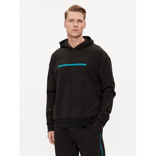 Calvin Klein Bluza Color Embosed Logo K10K112442 Czarny Regular Fit ze sklepu MODIVO w kategorii Bluzy męskie - zdjęcie 182724153