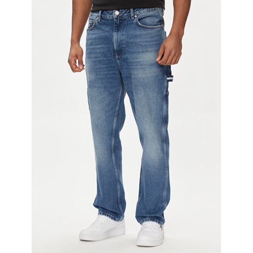 Tommy Jeans Jeansy Skater DM0DM18717 Niebieski Relaxed Fit ze sklepu MODIVO w kategorii Jeansy męskie - zdjęcie 182724873