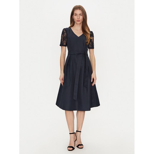 Tatuum Sukienka koktajlowa Dusty T2424.198B Granatowy Regular Fit ze sklepu MODIVO w kategorii Sukienki - zdjęcie 182724954