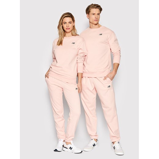 New Balance Bluza Unisex UT21501 Różowy Relaxed Fit ze sklepu MODIVO w kategorii Bluzy męskie - zdjęcie 182726772