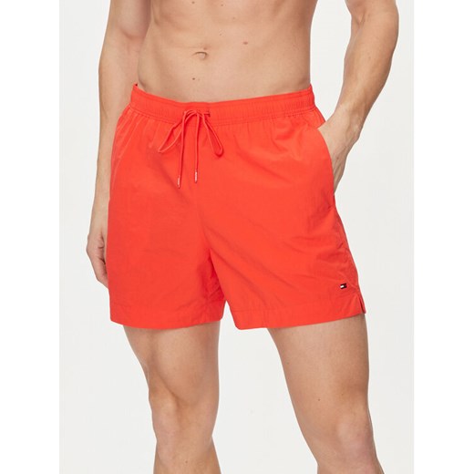 Tommy Hilfiger Szorty kąpielowe UM0UM03280 Czerwony Regular Fit ze sklepu MODIVO w kategorii Kąpielówki - zdjęcie 182727821
