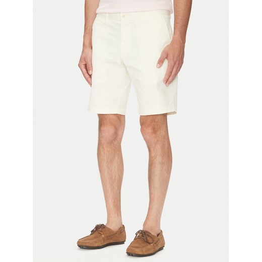 Tommy Hilfiger Szorty materiałowe Brooklyn MW0MW23563 Écru Regular Fit ze sklepu MODIVO w kategorii Spodenki męskie - zdjęcie 182728352