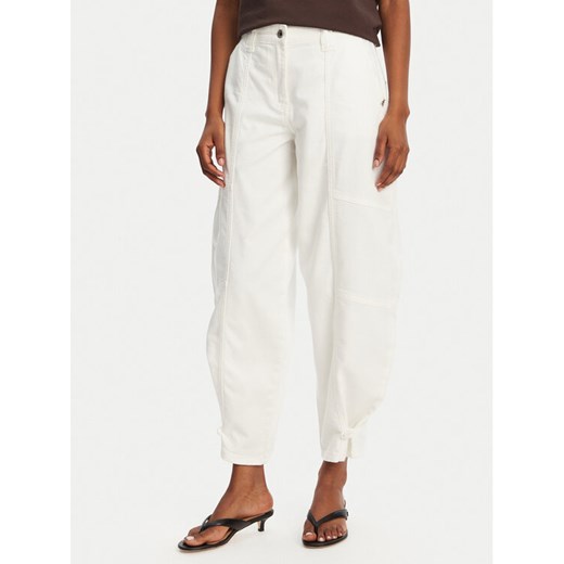 Patrizia Pepe Jeansy 2P1694/D107-W146 Biały Boyfriend Fit ze sklepu MODIVO w kategorii Jeansy damskie - zdjęcie 182728613