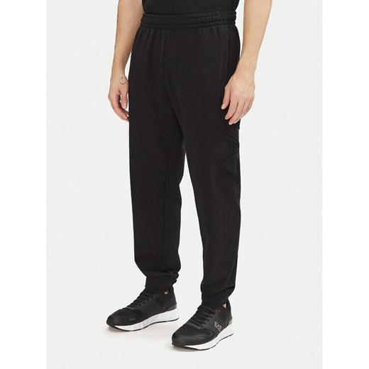 EA7 Emporio Armani Spodnie dresowe 7M000154 AF10432 UC001 Czarny Regular Fit ze sklepu MODIVO w kategorii Spodnie męskie - zdjęcie 182729451