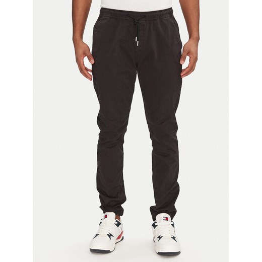Tommy Jeans Joggery Austin DM0DM20283 Czarny Slim Fit ze sklepu MODIVO w kategorii Spodnie męskie - zdjęcie 182730062