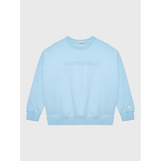 Calvin Klein Jeans Bluza Raised Embro IB0IB01670 Niebieski Regular Fit ze sklepu MODIVO w kategorii Bluzy chłopięce - zdjęcie 182730104