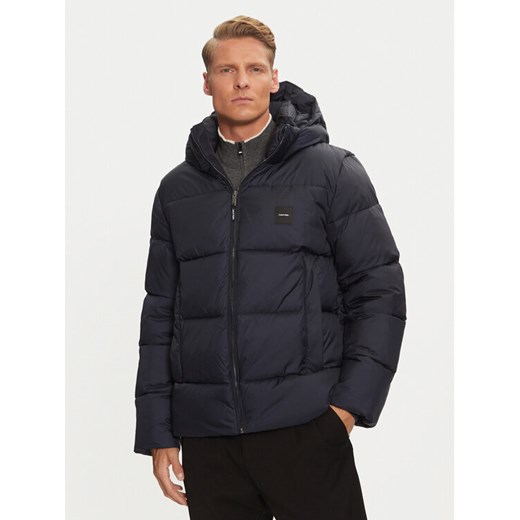 Calvin Klein Kurtka zimowa K10K113476 Granatowy Regular Fit ze sklepu MODIVO w kategorii Kurtki męskie - zdjęcie 182731091