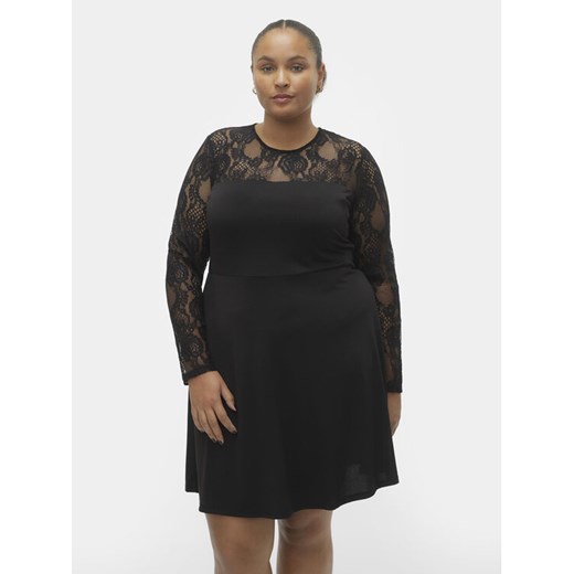 Vero Moda Curve Sukienka koktajlowa 10305860 Czarny Regular Fit ze sklepu MODIVO w kategorii Sukienki - zdjęcie 182731100
