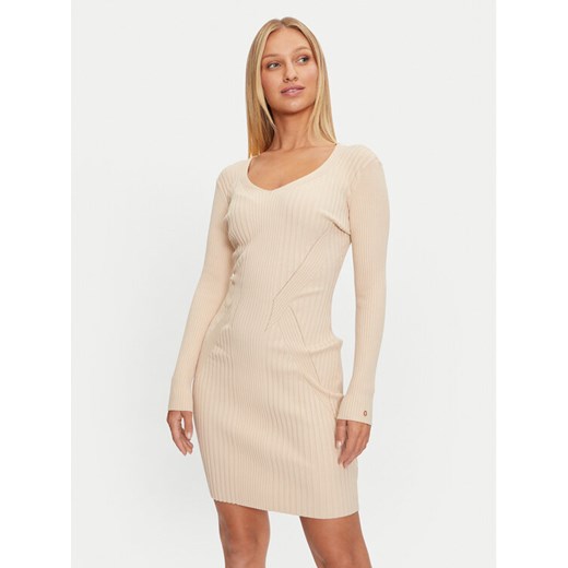 Guess Sukienka dzianinowa Isabella W4BK07 Z3HP2 Beżowy Slim Fit ze sklepu MODIVO w kategorii Sukienki - zdjęcie 182732454