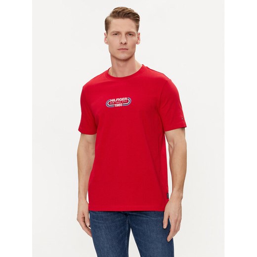 Tommy Hilfiger T-Shirt Track Graphic MW0MW34429 Czerwony Regular Fit ze sklepu MODIVO w kategorii T-shirty męskie - zdjęcie 182732474